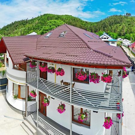 Vaias Aparts 特尔古尼亚姆茨 外观 照片